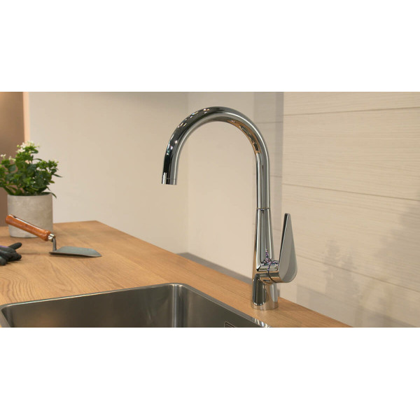 Смеситель для кухни Hansgrohe Talis S хром (72810000) Смеситель для кухни Hansgrohe Talis S хром (72810000)