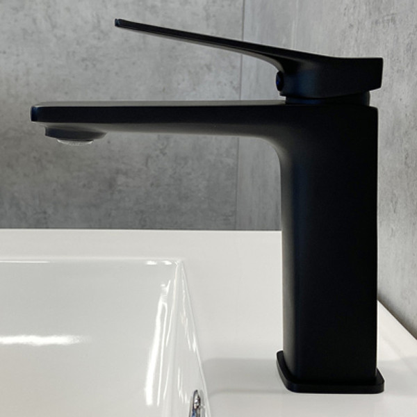 Смеситель для раковины Comforty черный (FC071A-CMT) Смеситель для раковины Comforty черный (FC071A-CMT)