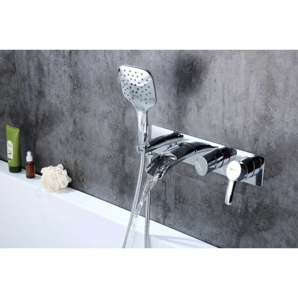 Смеситель для ванны и душа Lemark Atlantiss с внутренней частью (LM3224C) Смеситель для ванны и душа Lemark Atlantiss с внутренней частью (LM3224C)