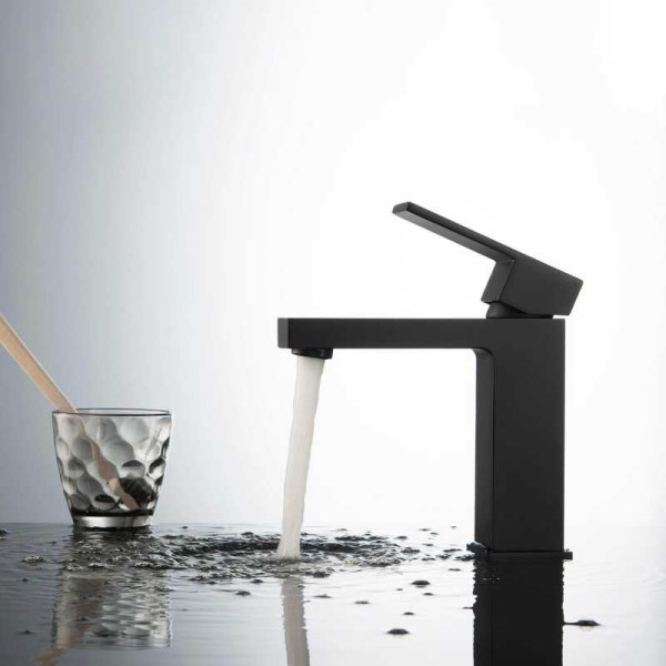 Смеситель для раковины Timo Selene черный, короткий излив (2061/03F)