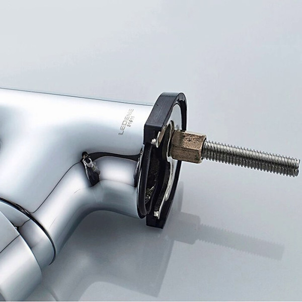 Смеситель для кухни Ledeme (L4072) Смеситель для кухни Ledeme (L4072)