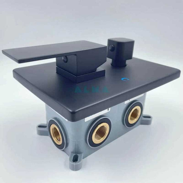 Душевая система ALMAes Liros черная матовая (TVZ-0889) Душевая система ALMAes Liros черная матовая (TVZ-0889)