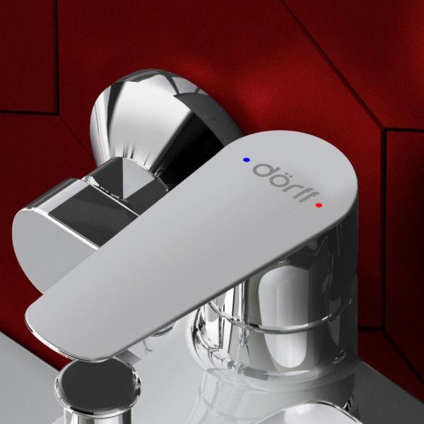 Смеситель для ванны и душа Dorff Prime New хром (D4011000) Смеситель для ванны и душа Dorff Prime New хром (D4011000)