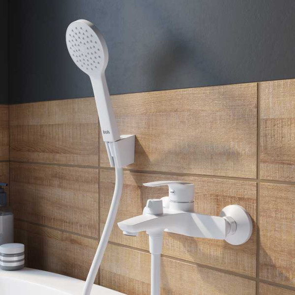 Смеситель для ванны и душа Iddis Ray с душевым комплектом (RAYWT02i02)