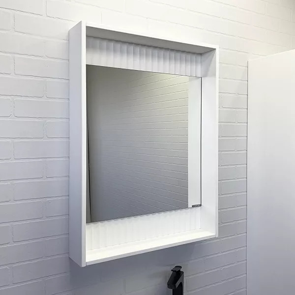 Зеркало Comforty Марсель 600x120x800 с подсветкой белый матовый (00-00001278) Зеркало Comforty Марсель 600x120x800 с подсветкой белый матовый (00-00001278)