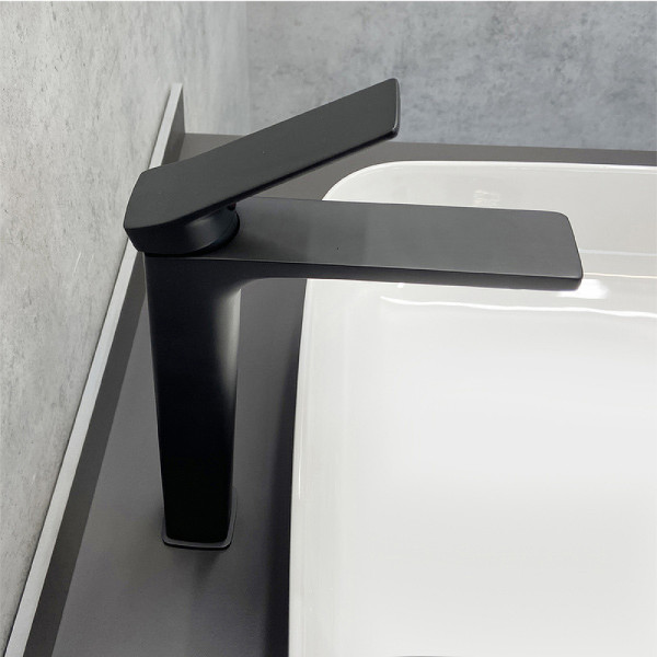 Смеситель для раковины Comforty черный (FC071B-CMT)