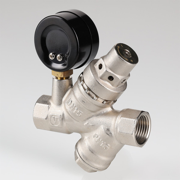 Редуктор давления с фильтром и манометром 1/2" (2-5 бар) Valtec (VT.082.N.04)