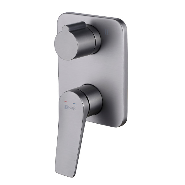 Смеситель для ванны и душа Lemark Bronx хром (LM3727GM) Смеситель для ванны и душа Lemark Bronx хром (LM3727GM)