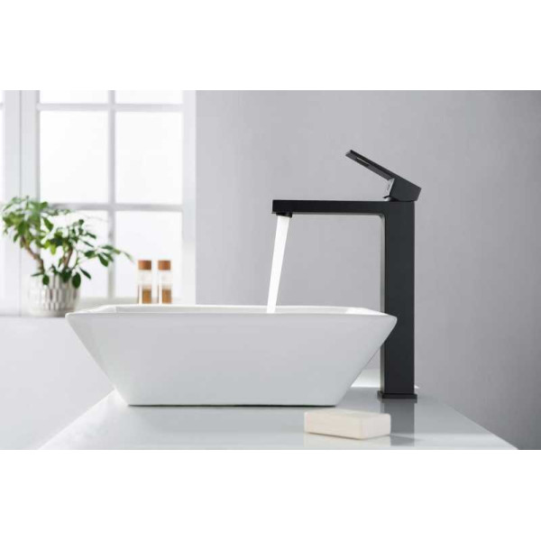 Смеситель для раковины Timo Briana черный, короткий излив (7111/03F) Смеситель для раковины Timo Briana черный, короткий излив (7111/03F)