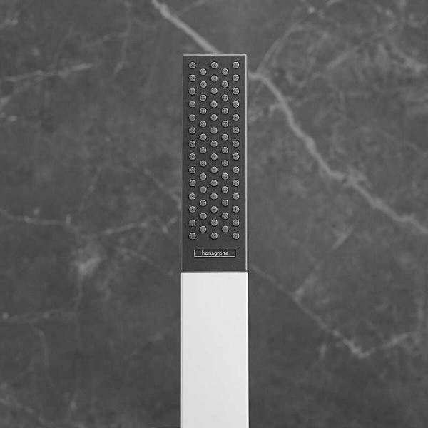 Душевая лейка Hansgrohe Rainfinity 100 Baton черный матовый (26866670) Душевая лейка Hansgrohe Rainfinity 100 Baton черный матовый (26866670)
