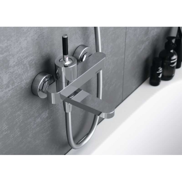 Смеситель для ванны и душа Damixa ARC (291000000) Смеситель для ванны и душа Damixa ARC (291000000)