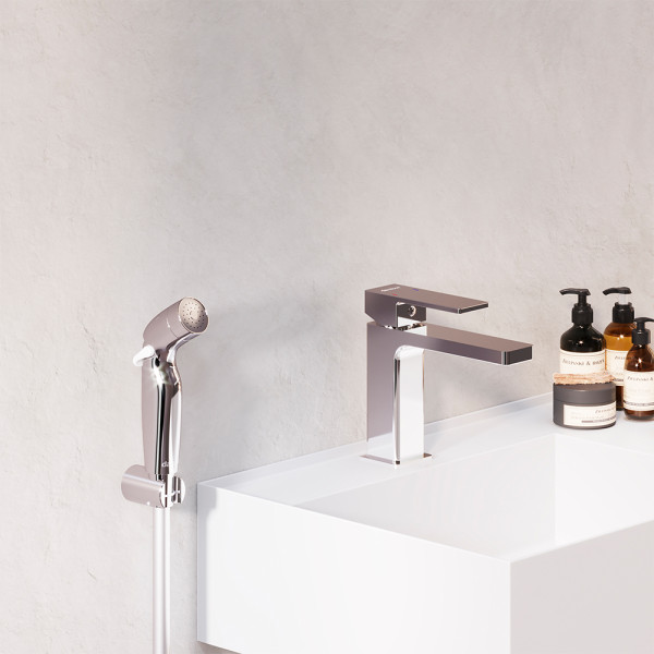 Смеситель для раковины Damixa Gala с гигиениеским душем хром (530300000) Смеситель для раковины Damixa Gala с гигиениеским душем хром (530300000)