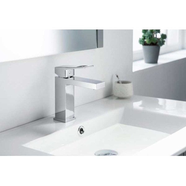 Смеситель для раковины Timo Briana хром, короткий излив (7161/00F) Смеситель для раковины Timo Briana хром, короткий излив (7161/00F)