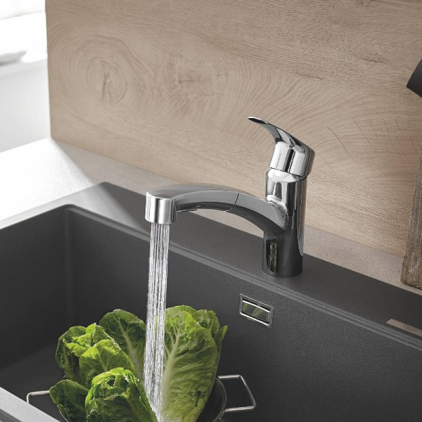 Смеситель для кухни Grohe Eurosmart 2021 с выдвижным изливом хром (30305001) Смеситель для кухни Grohe Eurosmart 2021 с выдвижным изливом хром (30305001)