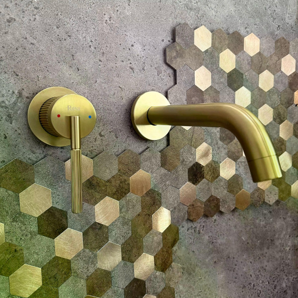 Смеситель для раковины Rea Argon золото матовое (REA-B7808)