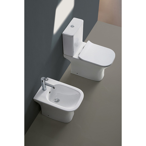 Унитаз напольный Fretta Square безободковый с бачком и сиденьем микролифт 650x340x790 (AZ-5121)