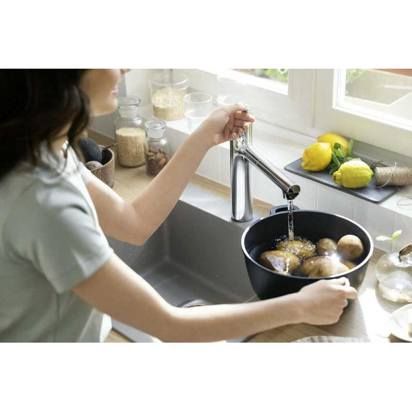Смеситель для кухни Hansgrohe Zesis M33 хром, с видвижным изливом (74804000)