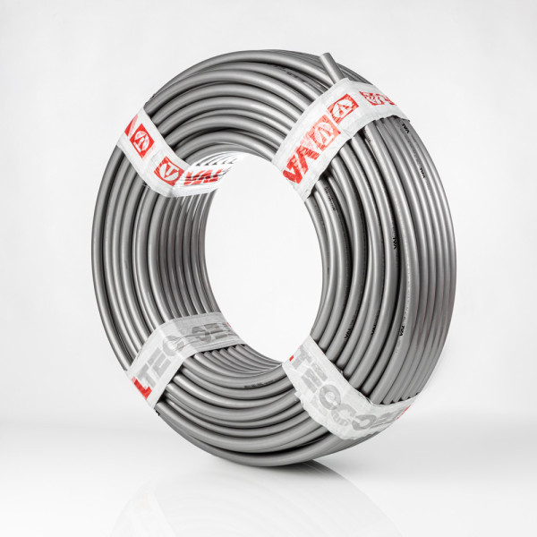 Труба п/э Valtec PEXa-EVOH 20x2,8 мм. серая, бухта 100 м. (VA2028.3.R.100) Труба п/э Valtec PEXa-EVOH 20x2,8 мм. серая, бухта 100 м. (VA2028.3.R.100)