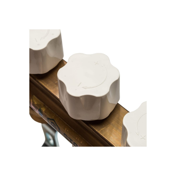 Коллекторная группа 9 отводов 1"x3/4"(18)EK в сборе без расходомеров Stout (латунь) (SMB-0468-000009) Коллекторная группа 9 отводов 1"x3/4"(18)EK в сборе без расходомеров Stout (латунь) (SMB-0468-000009)