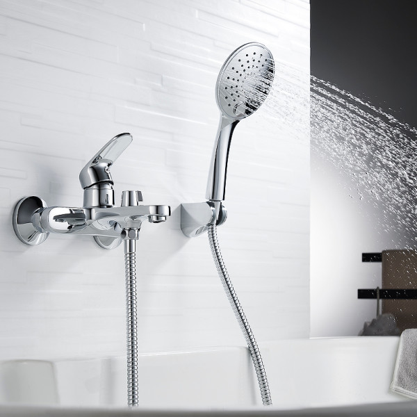 Смеситель для ванны Rossinka RS 45 хром (RS45-30) Смеситель для ванны Rossinka RS 45 хром (RS45-30)