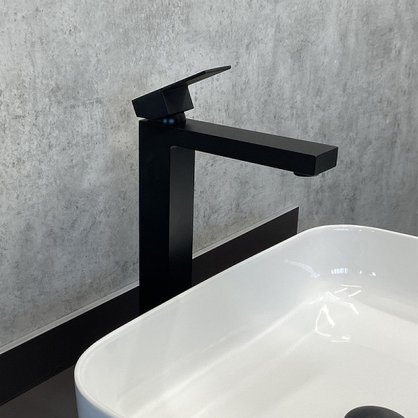 Смеситель для раковины Comforty черный (FC045B-CMT) Смеситель для раковины Comforty черный (FC045B-CMT)