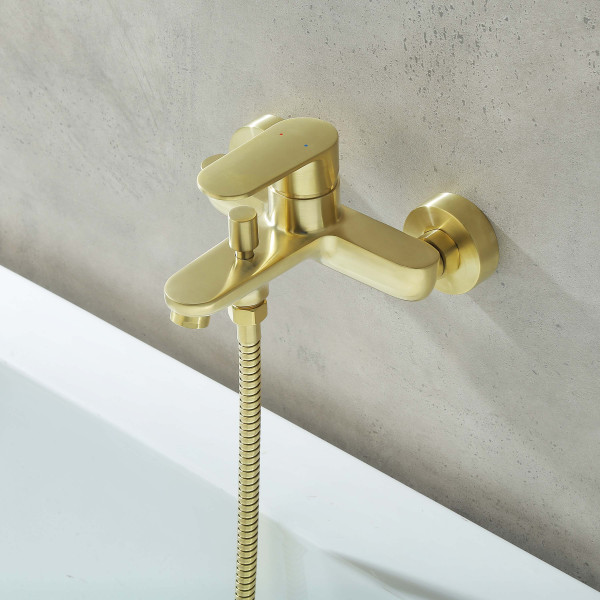 Смеситель для ваны и душа Aquatek Ника золото шлифованное (AQ1840BG) Смеситель для ваны и душа Aquatek Ника золото шлифованное (AQ1840BG)