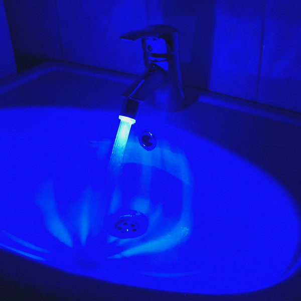 Аэратор Melodia М22хМ24 пластиковый универс., светодиодный, 3 цвета (MKP21006BL)