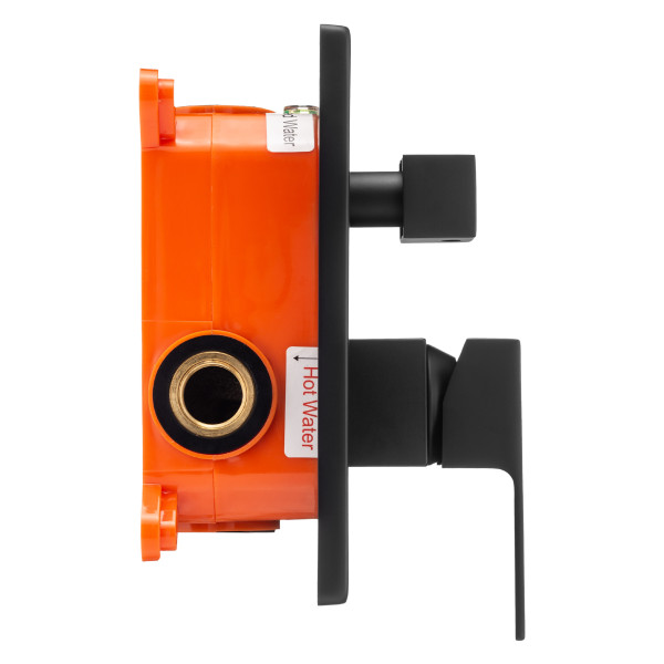 Смеситель для душа встраиваемый Swedbe Platta подключение на 2 выхода в монтажном боксе черный (5519B)