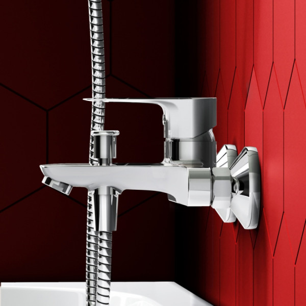 Смеситель для ванны и душа Dorff Prime New хром (D4011000) Смеситель для ванны и душа Dorff Prime New хром (D4011000)