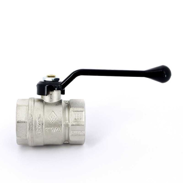 Кран Bugatti 1 1/4" ВВ шаровый Arizona 600 (черная ручка) (06000111)