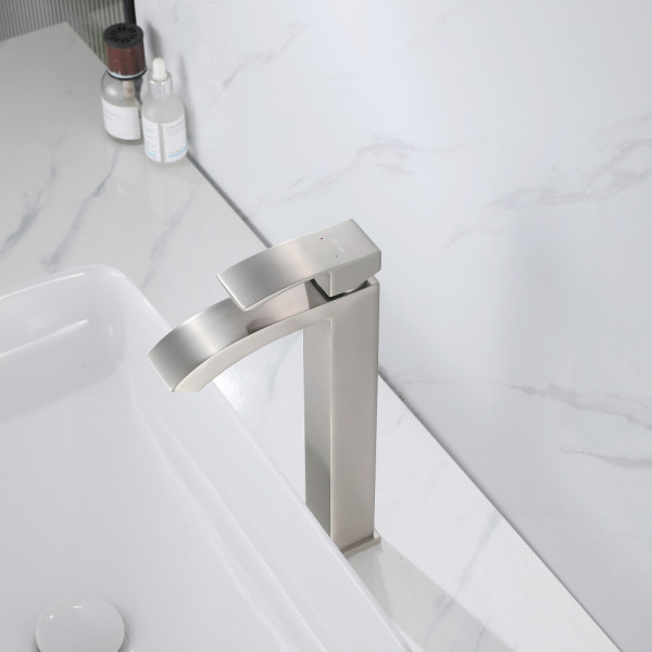 Смеситель для раковины Abber Wasserfall сатин (AF8611SP) Смеситель для раковины Abber Wasserfall сатин (AF8611SP)