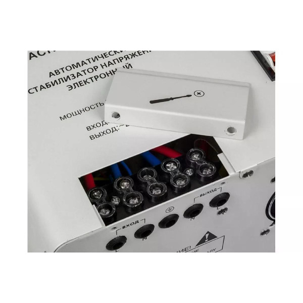 Стабилизатор напряжения Ресанта LUX АСН-12000Н/1-Ц (63/6/22)