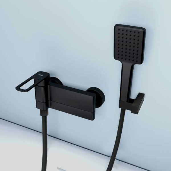 Смеситель для ванны и душа Iddis Slide с душевым комплектом (SLIBL00i02) Смеситель для ванны и душа Iddis Slide с душевым комплектом (SLIBL00i02)