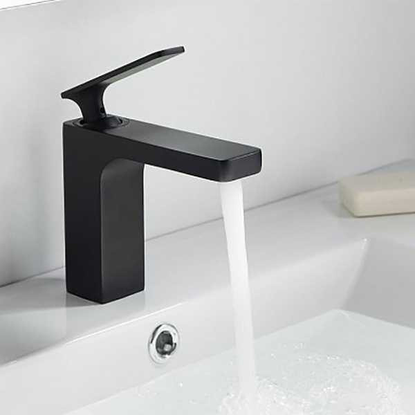 Смеситель для раковины Timo Torne черный, короткий излив (4361/03F) Смеситель для раковины Timo Torne черный, короткий излив (4361/03F)