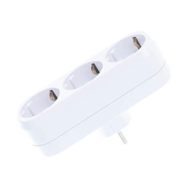 Тройник UNIVersal на 3 гнезда с заземлением 16А (А303) Тройник UNIVersal на 3 гнезда с заземлением 16А (А303)