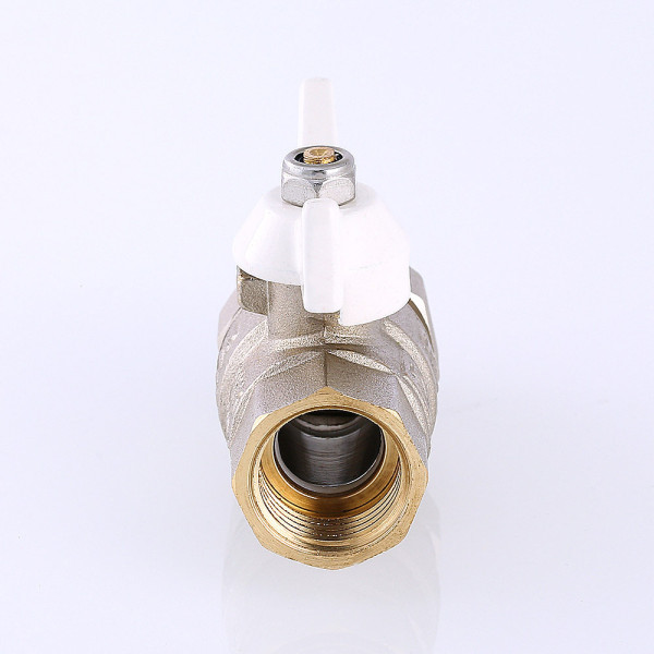 Кран 1/2" шаровый со сгоном Valtec Base (белая бабочка, o-ring) VT.227.NRW.04 Кран 1/2" шаровый со сгоном Valtec Base (белая бабочка, o-ring) VT.227.NRW.04