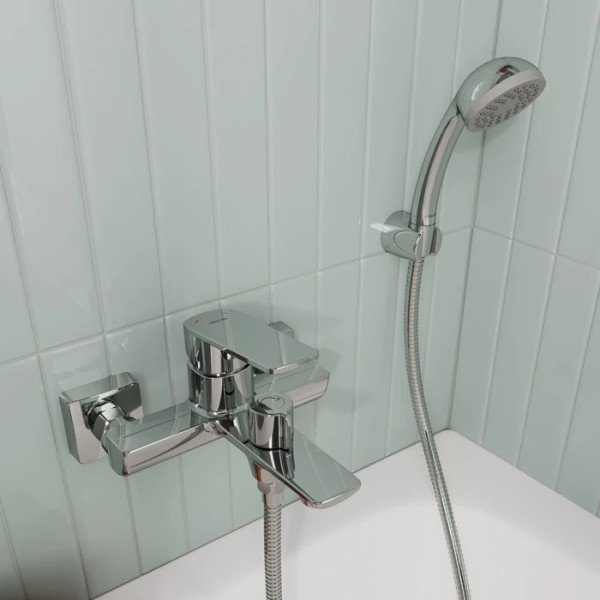 Смеситель для ванны и душа Milardo Poli с душевым гарнитуром хром глянцевый (POLSB00M02) Смеситель для ванны и душа Milardo Poli с душевым гарнитуром хром глянцевый (POLSB00M02)