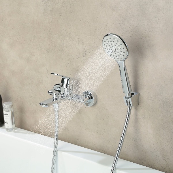 Смеситель для ванны и душа Lemark с душевым комплектом хром (LMF-1022B-C) Смеситель для ванны и душа Lemark с душевым комплектом хром (LMF-1022B-C)