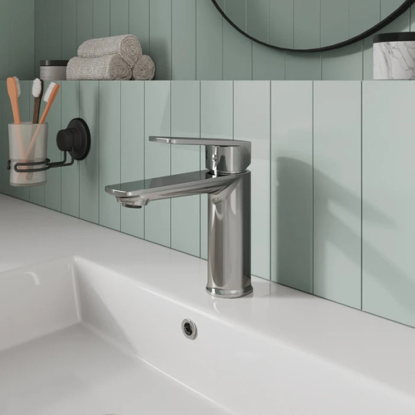 Смеситель для раковины Milardo Poli хром глянцевый (POLSB00M01) Смеситель для раковины Milardo Poli хром глянцевый (POLSB00M01)