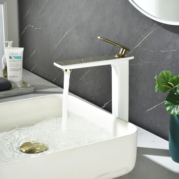 Смеситель для раковины Lemark Mista белый золото (LM6409WG)