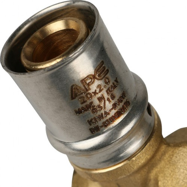 Водорозетка 20*1/2" короткая Stout (пресс) SFP-0018-001220 Водорозетка 20*1/2" короткая Stout (пресс) SFP-0018-001220