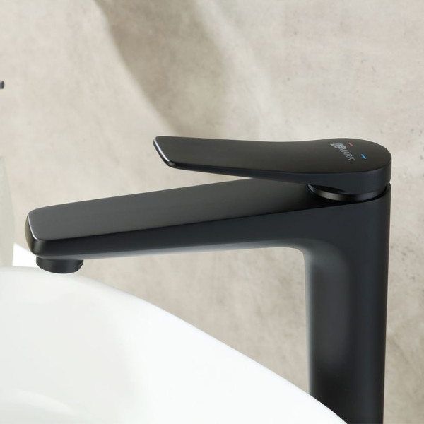 Смеситель для раковины Lemark Bronx черный (LM3709BL)