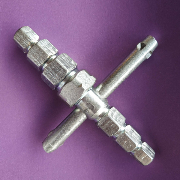 Ключ для монтажа сгонов (американок) 1/2" - 1" шестигранный Ключ для монтажа сгонов (американок) 1/2" - 1" шестигранный