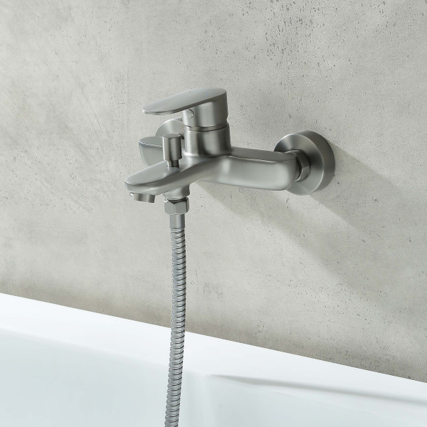 Смеситель для ваны и душа Aquatek Ника оружейная сталь (AQ1840BGM) Смеситель для ваны и душа Aquatek Ника оружейная сталь (AQ1840BGM)