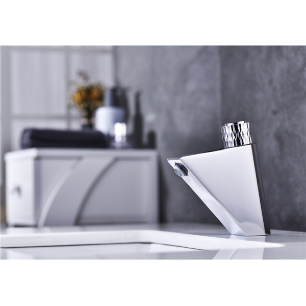 Смеситель для раковины Fashun с электр. дисплеем хром (A4020)