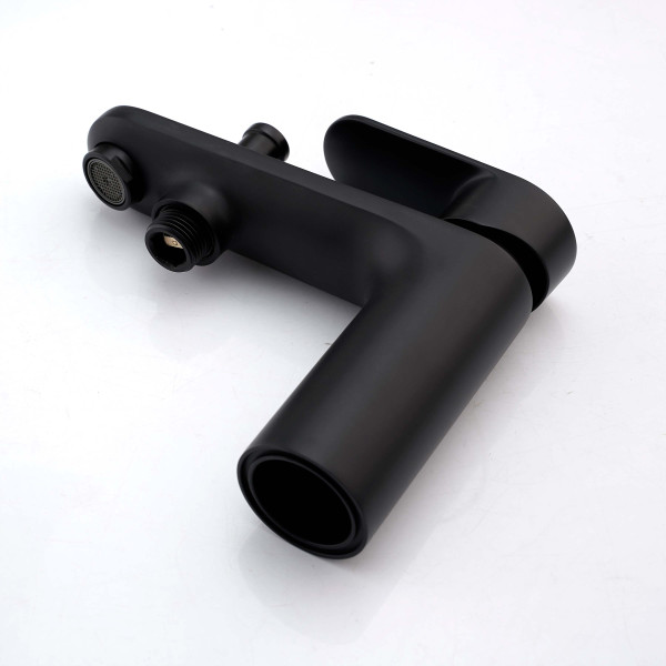 Смеситель на борт ванны Aquatek Ника черный матовый (AQ1844MB) Смеситель на борт ванны Aquatek Ника черный матовый (AQ1844MB)