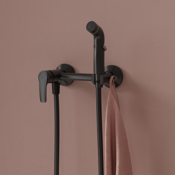 Смеситель с гигиеническим душем Iddis Ray черный (RAYBL00i08)