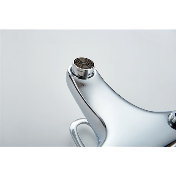 Смеситель для ванны и душа Ledeme с душевым гарнитуром (L3204) Смеситель для ванны и душа Ledeme с душевым гарнитуром (L3204)