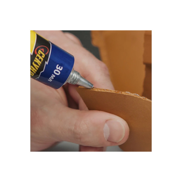 Клей кристально-прозрачный универсальный Секунда 30 мл. (шоу-бокс) (403-232)