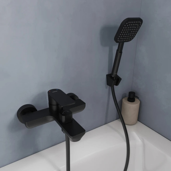 Смеситель для ванны и душа Milardo Maze с душевым гарнитуром черный матовый (MAZBL00M02) Смеситель для ванны и душа Milardo Maze с душевым гарнитуром черный матовый (MAZBL00M02)